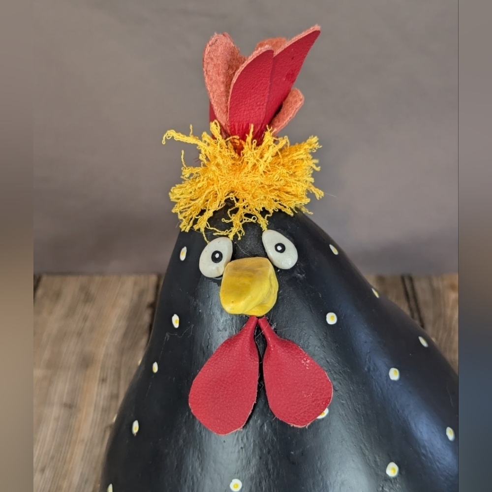 Painted Gord chicken/hen handmade - Picture 2 of 8